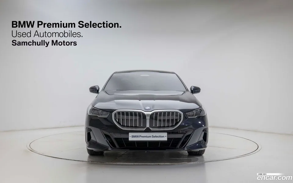 BMW 5 Series 530e M 2025 — миниатюра 3