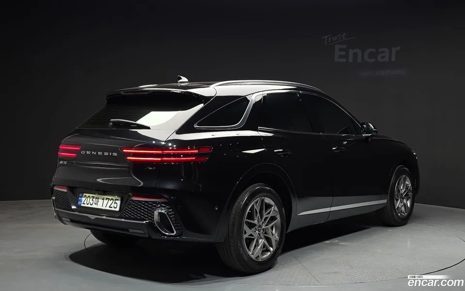 Genesis GV70 2.5T AWD 2023 — фото 1, купить с доставкой в Москву