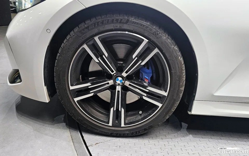 BMW 3 Series 320i M 2024 — миниатюра 2