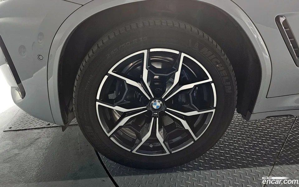 BMW X3 xDrive 20i M 2023 — миниатюра 2