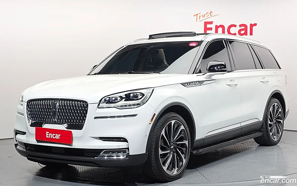 Lincoln Aviator 3.0 AWD 2023 — фото 1, купить с доставкой в Москву