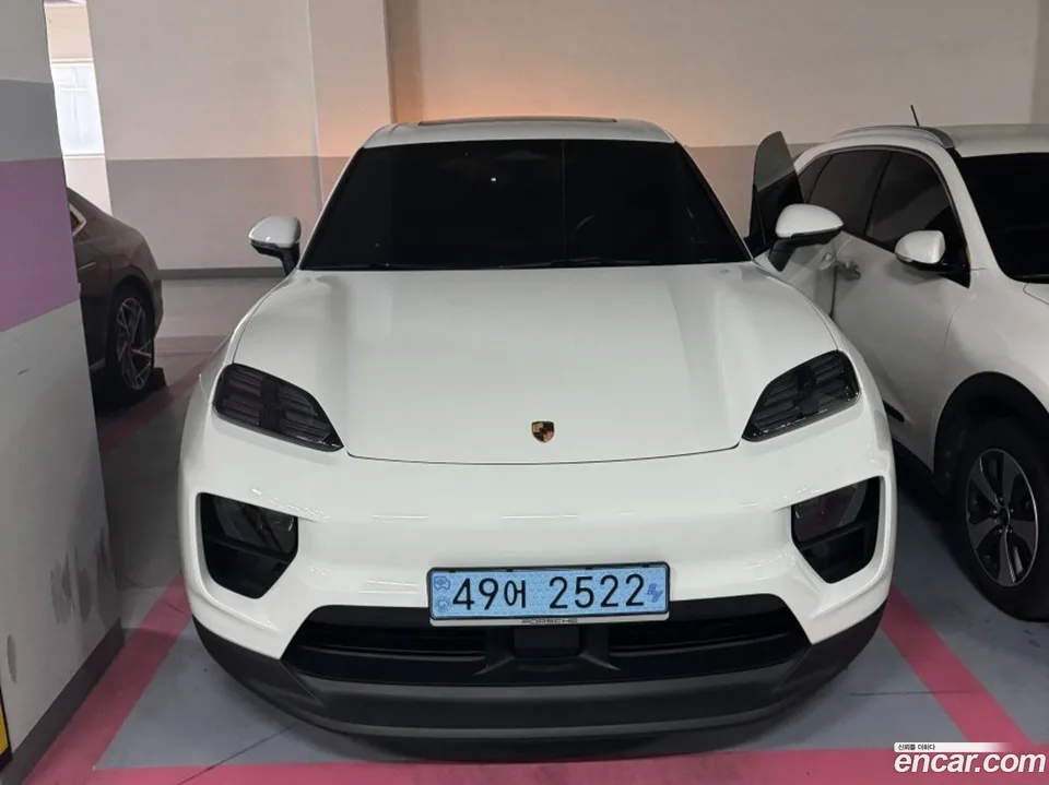 Porsche Macan Electric 4 2026 — миниатюра 3