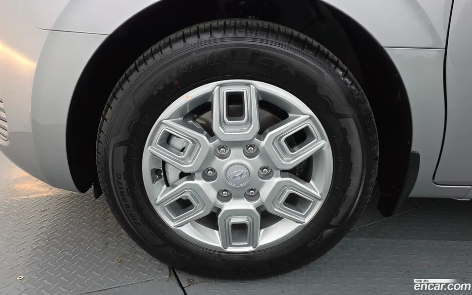 Hyundai Staria 9 2023 — миниатюра 2