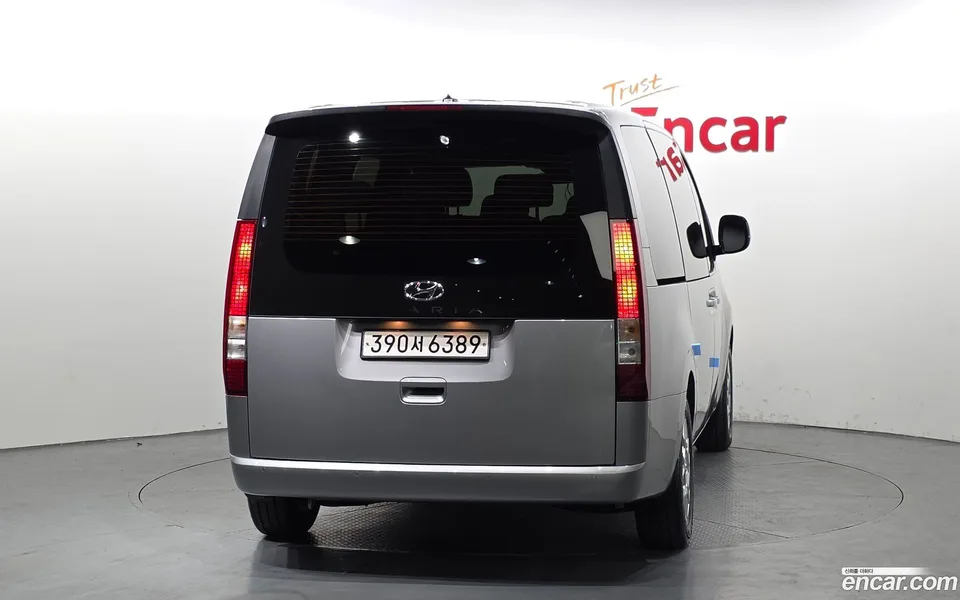 Hyundai Staria 9 2023 — миниатюра 4