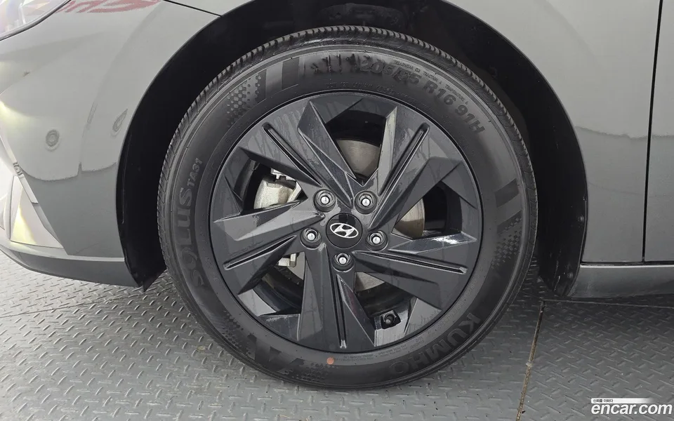 Hyundai Avante 1.6 2022 — миниатюра 2