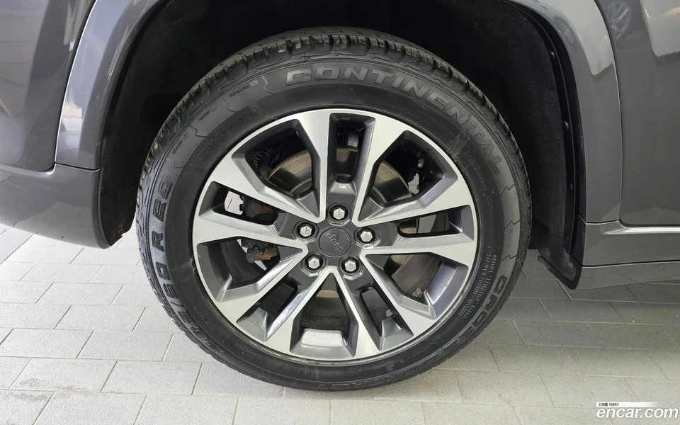 Jeep Grand Cherokee 3.6 2022 — миниатюра 2