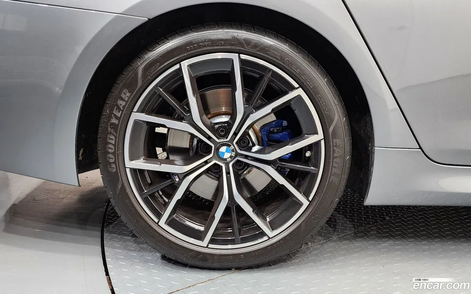 BMW 5 Series 530i M 2023 — миниатюра 2