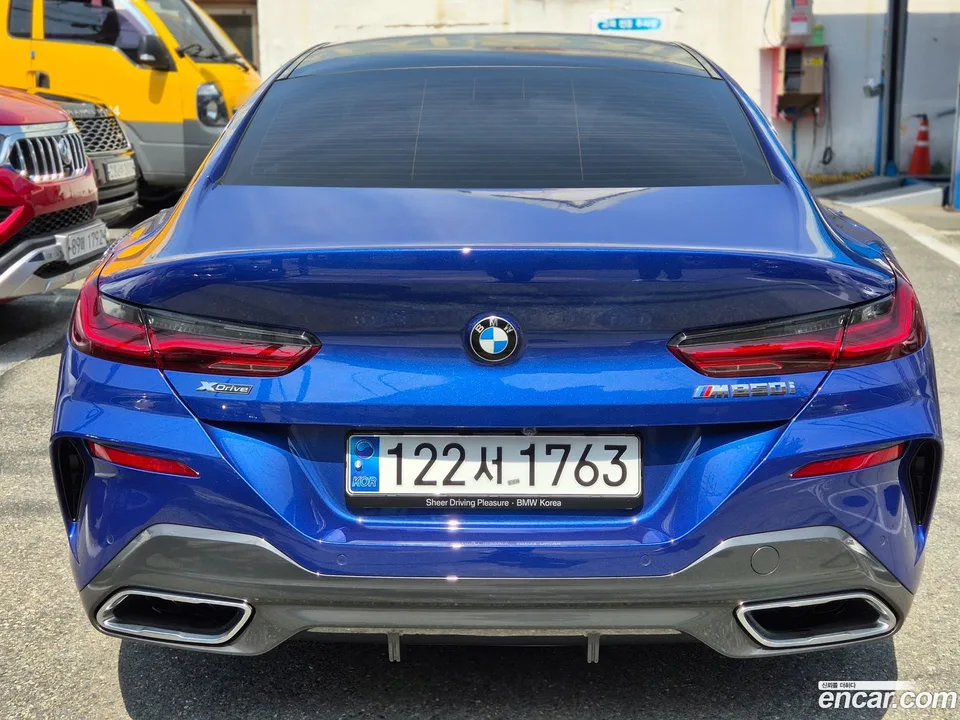 BMW 8 Series M850i xDrive 2023 — миниатюра 4