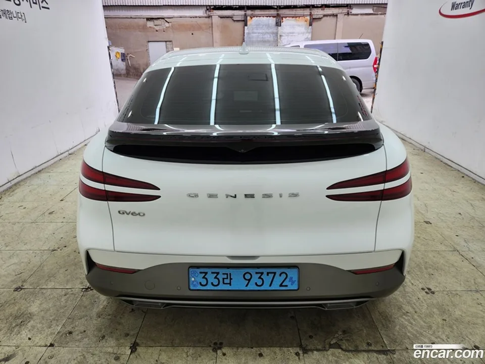 Genesis GV60 2023 — миниатюра 2