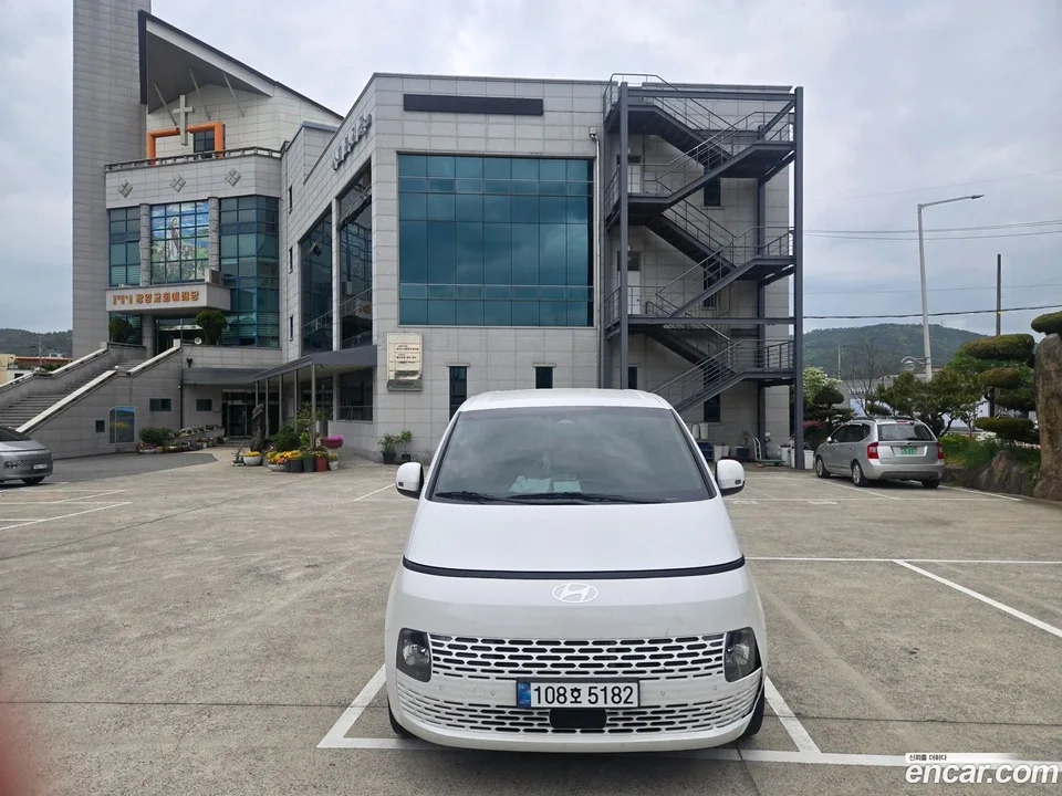 Hyundai Staria 9 2025 — миниатюра 3