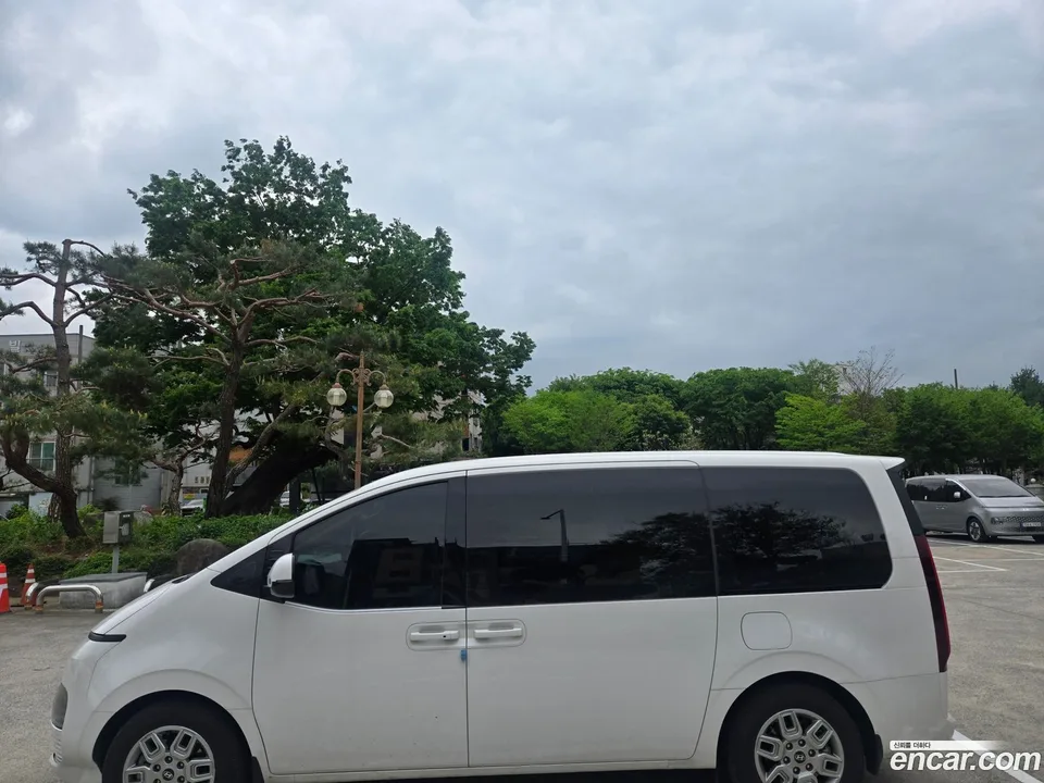 Hyundai Staria 9 2025 — миниатюра 5