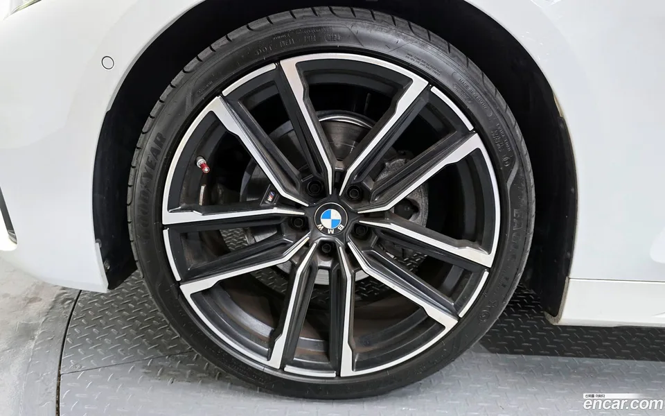 BMW 4 Series 420i M 2024 — миниатюра 5
