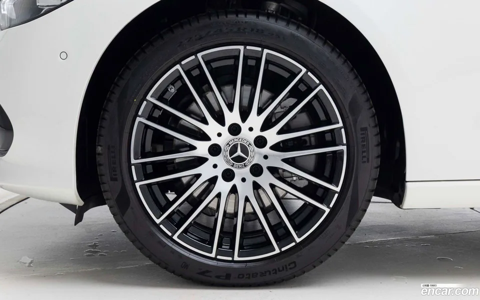 Mercedes-Benz C-Class C200 2025 — миниатюра 2