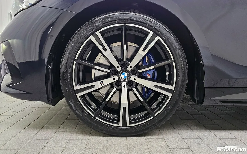 BMW 5 Series 530i xDrive M 2024 — миниатюра 2