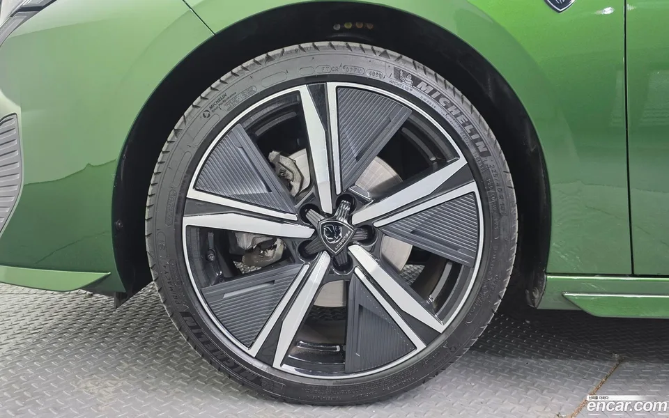 Peugeot 308 1.5 BlueHDi GT 2023 — миниатюра 2