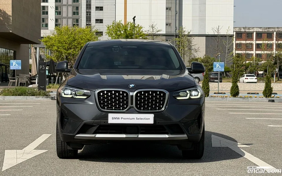 BMW X4 xDrive20i xLine 2022 — миниатюра 3
