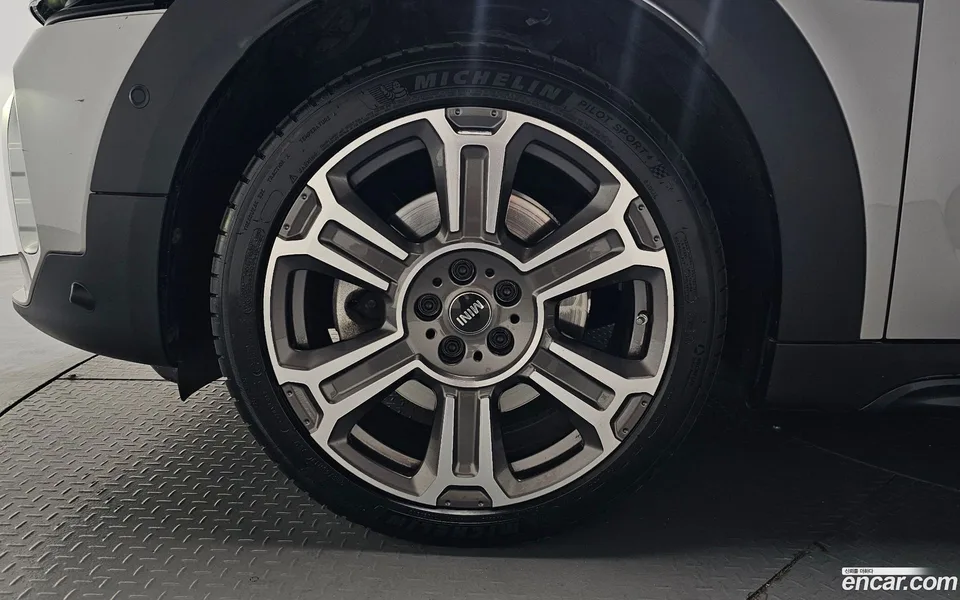 MINI Cooper S Countryman ALL4 2023 — thumbnail 2