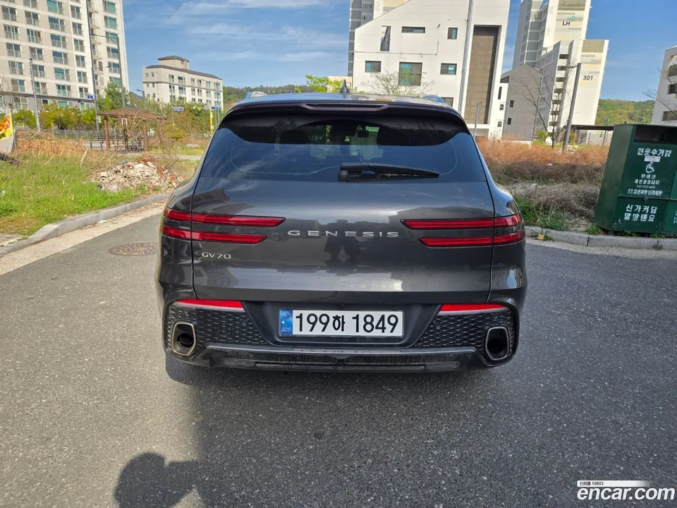 Genesis GV70 2.5T 2WD 2024 — миниатюра 3