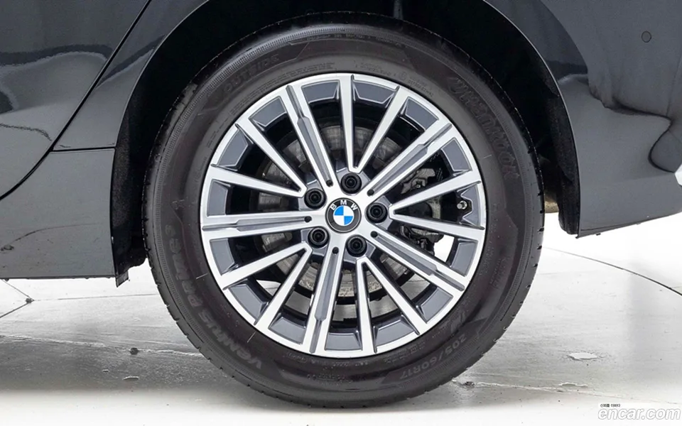 BMW 2 Series Active Tourer 220i 2023 — миниатюра 2