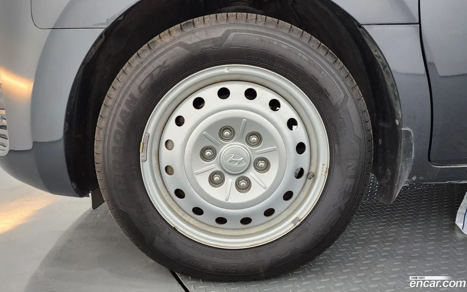 Hyundai Staria 11 2023 — миниатюра 5