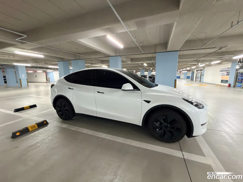 Tesla Model Y AWD 2024 — миниатюра 3