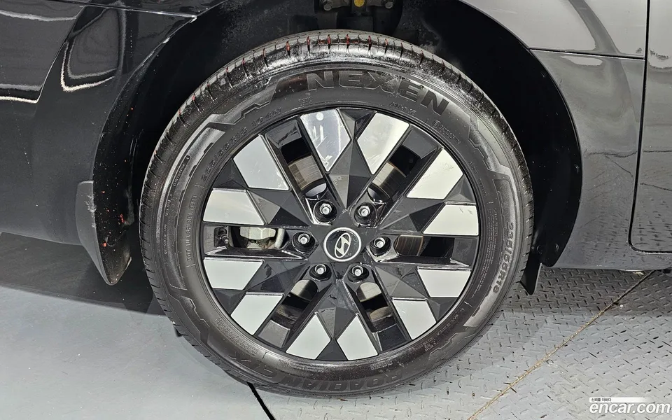 Hyundai Staria HEV 1.6 9 2025 — миниатюра 2