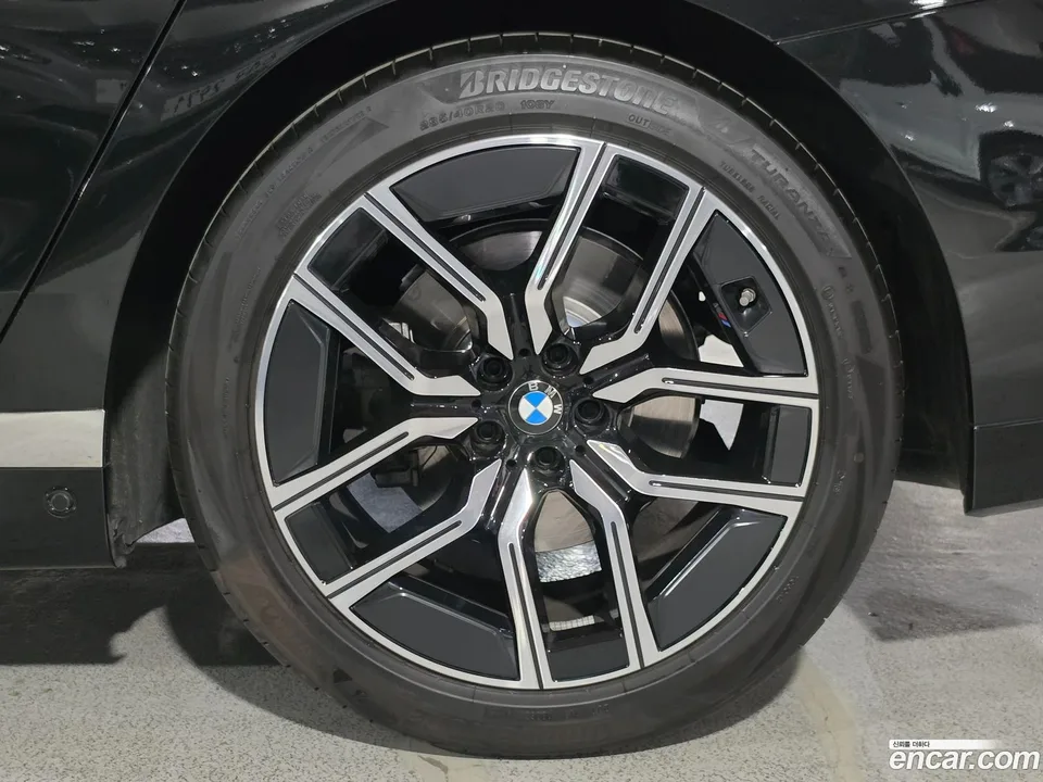 BMW 7 Series 740d xDrive M 2025 — миниатюра 5