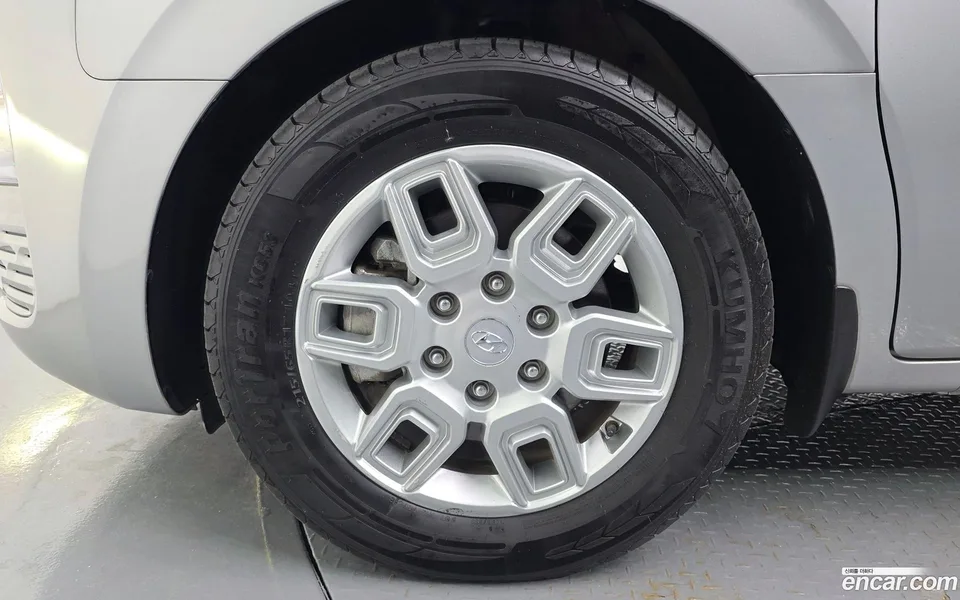 Hyundai Staria 5 2022 — миниатюра 2