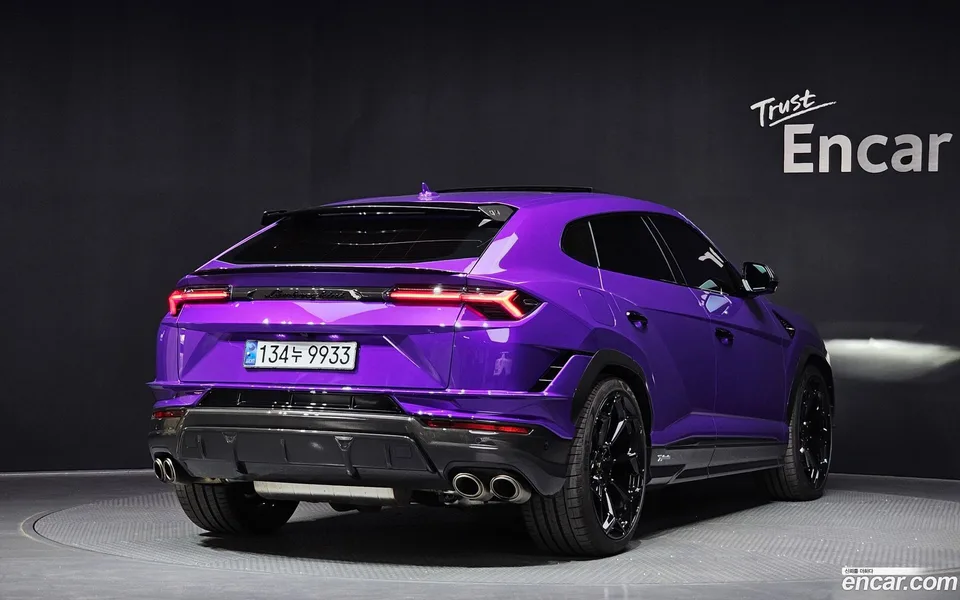 Lamborghini Urus 4.0 V8 2024 — фото 1, купить с доставкой в Москву