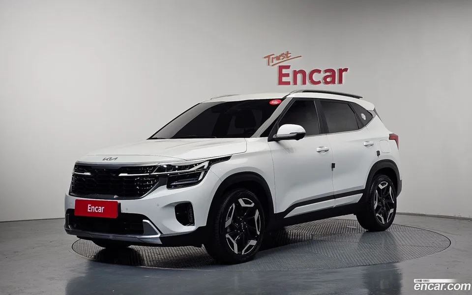 Kia Seltos 1.6 2WD 2023 — фото 1, купить с доставкой в Москву