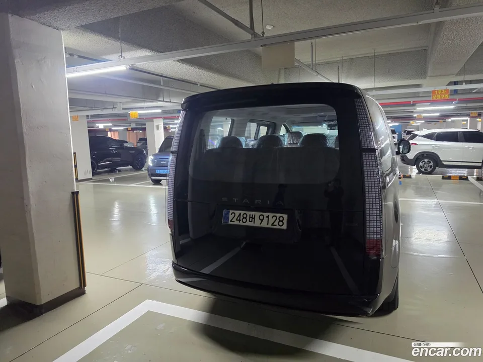 Hyundai Staria 4WD 7 2025 — миниатюра 2