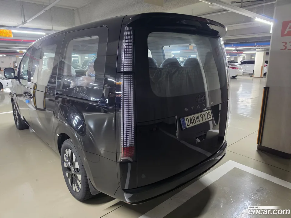 Hyundai Staria 4WD 7 2025 — миниатюра 4