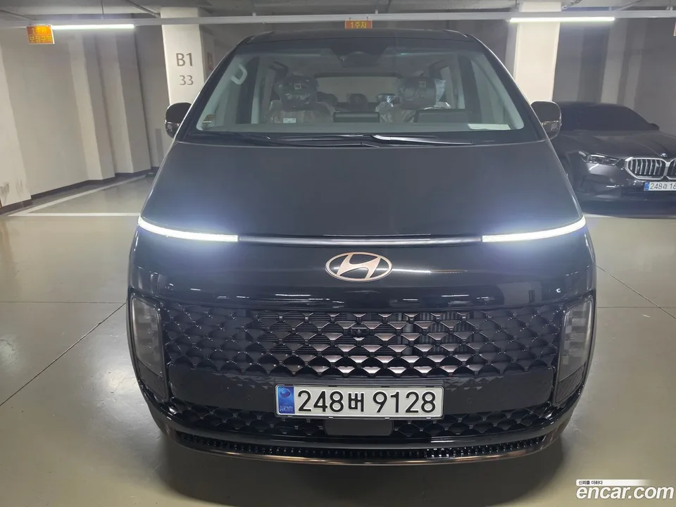 Hyundai Staria 4WD 7 2025 — фото 1, купить с доставкой в Москву
