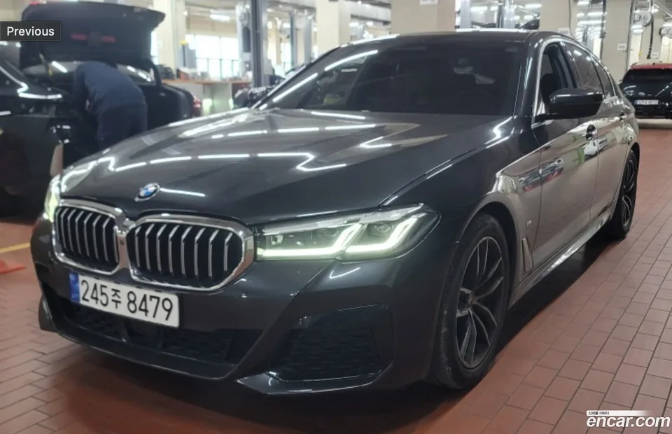 BMW 5 Series 520i M 2023 — фото 1, купить с доставкой в Москву
