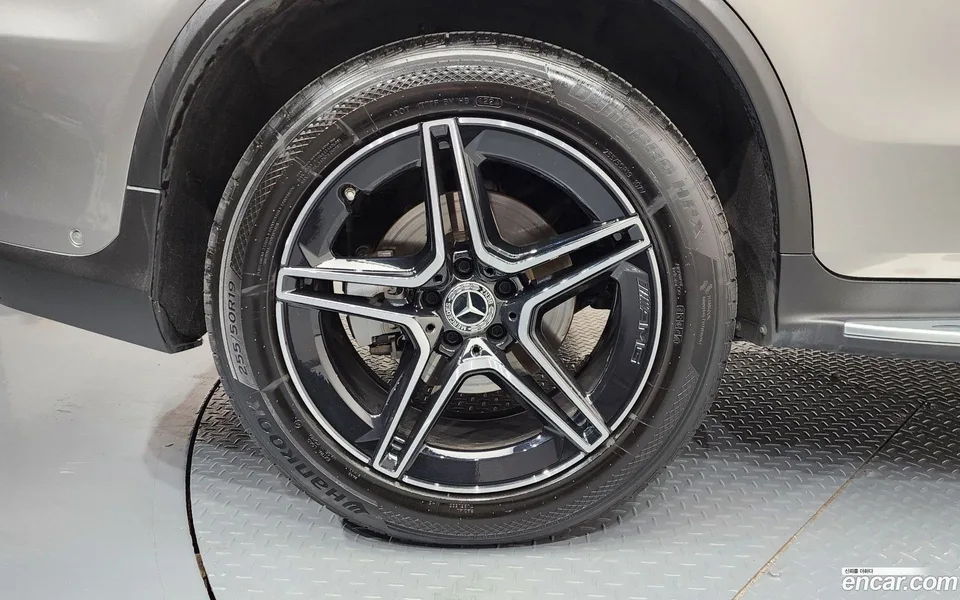 Mercedes-Benz GLC-Class GLC300 4MATIC 2022 — миниатюра 2