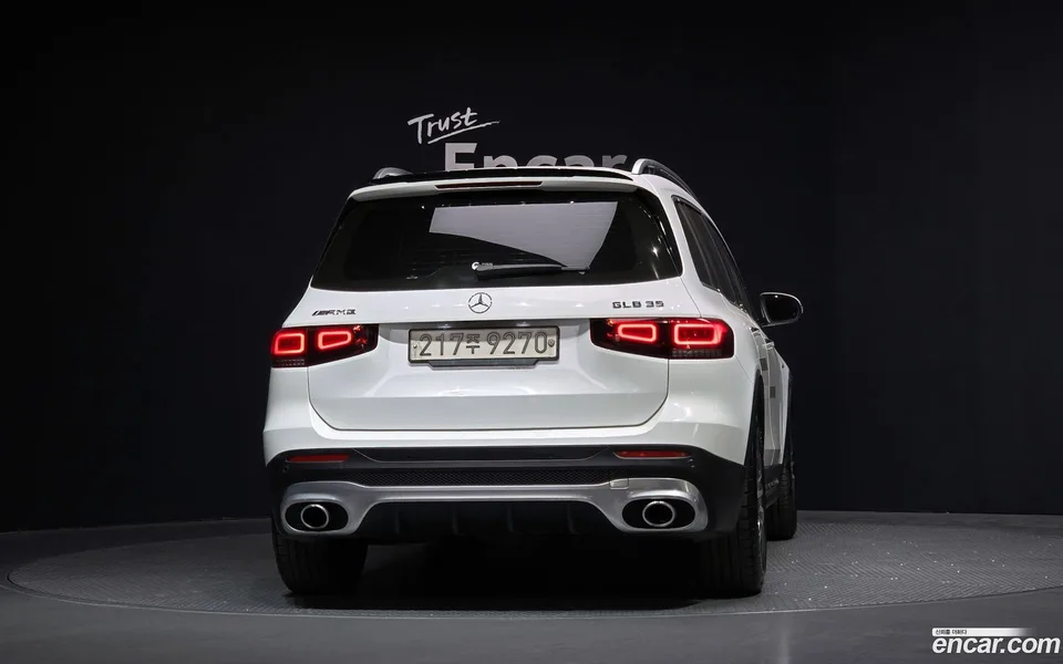 Mercedes-Benz GLB-Class AMG GLB35 4MATIC 2023 — миниатюра 4