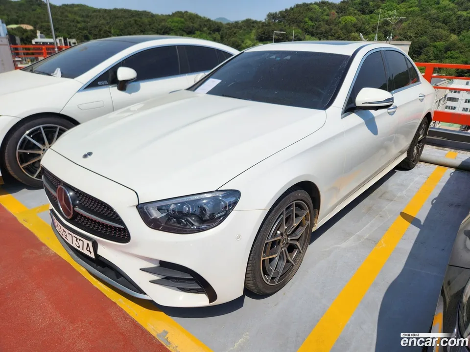 Mercedes-Benz E-Class E220d 4MATIC AMG Line 2022 — фото 1, купить с доставкой в Москву
