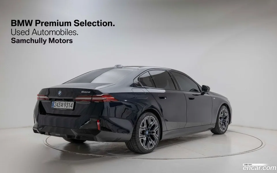BMW 5 Series 530e M 2025 — миниатюра 4