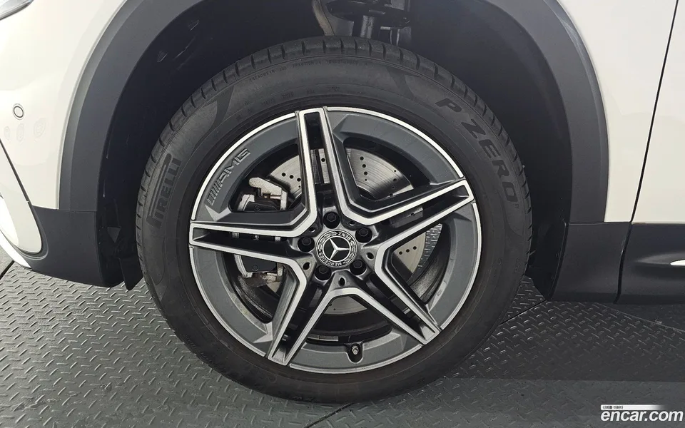 Mercedes-Benz GLB-Class GLB250 4MATIC 2024 — миниатюра 2