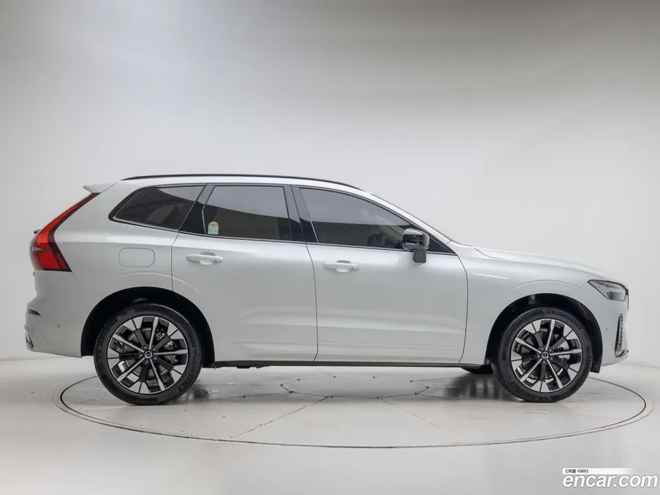 Volvo XC60 B5 2025 — миниатюра 4