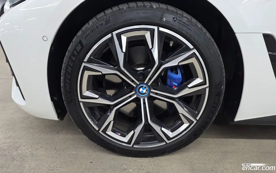 BMW i4 eDrive40 M 2024 — миниатюра 2