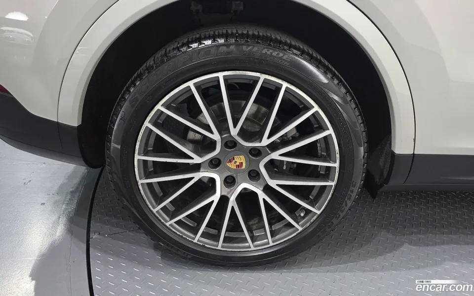 Porsche Cayenne 3.0 2022 — миниатюра 2