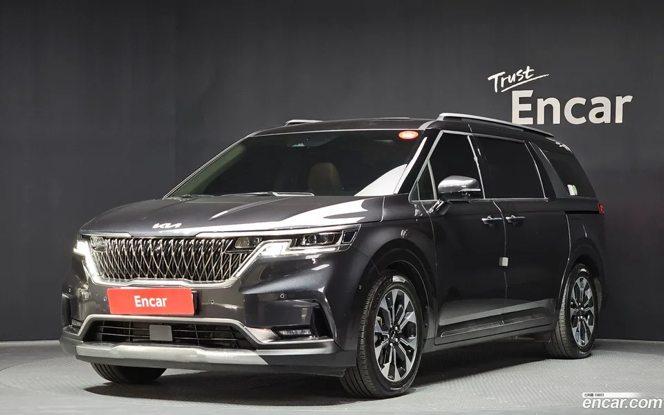 Kia Carnival 7 2022 — фото 1, купить с доставкой в Москву