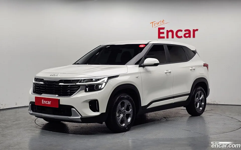 Kia Seltos 1.6 2WD 2024 — фото 1, купить с доставкой в Москву
