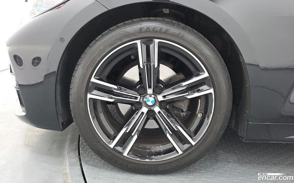 BMW 4 Series 420i M 2022 — миниатюра 2