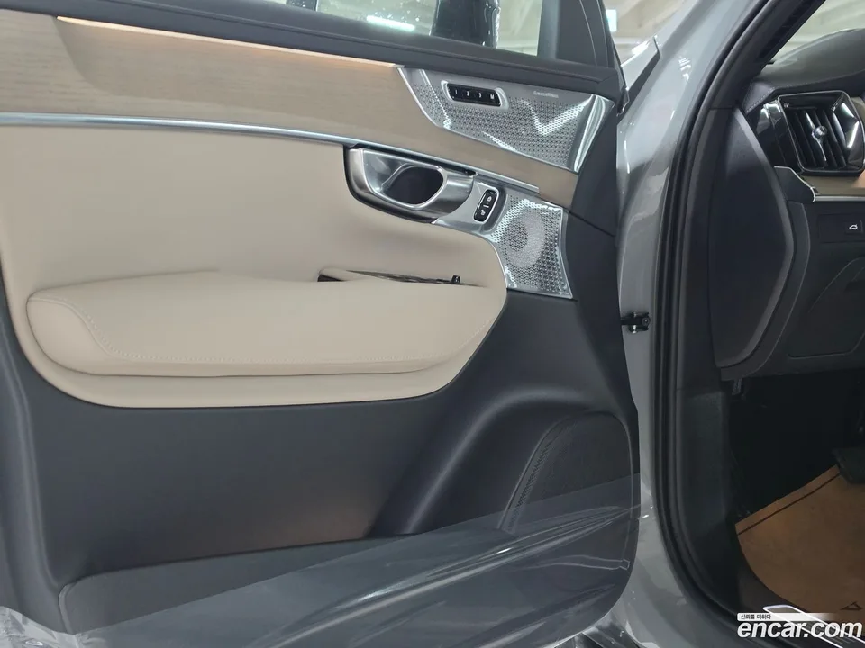 Volvo XC90 B6 2026 — миниатюра 5