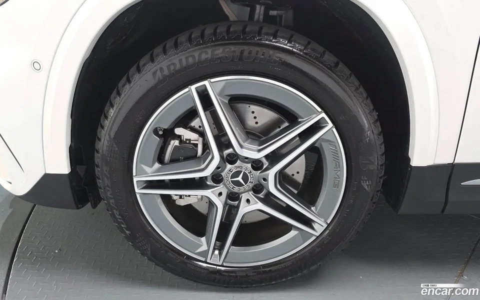 Mercedes-Benz GLA-Class GLA250 4MATIC 2024 — миниатюра 2