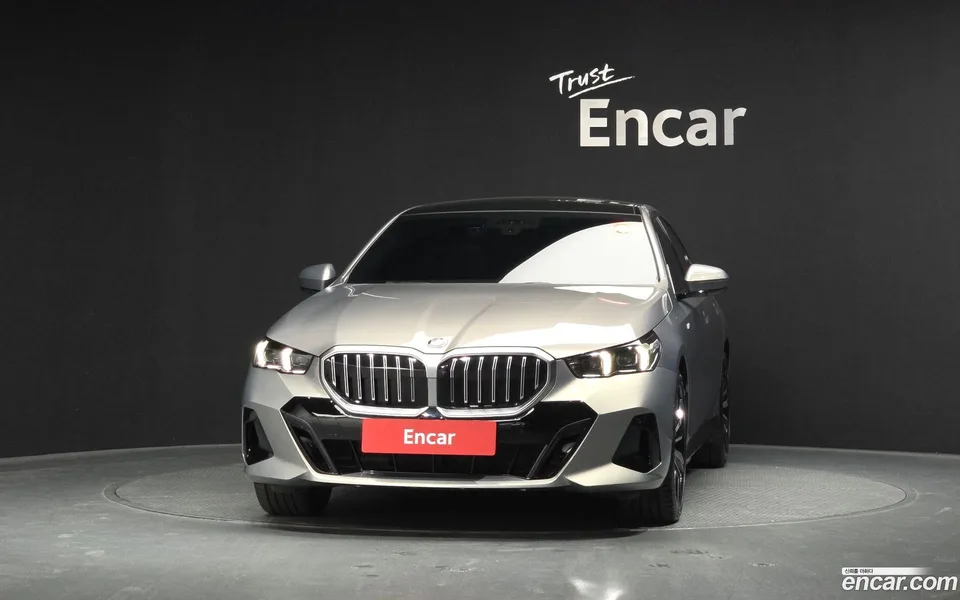 BMW 5 Series 530i xDrive M 2025 — миниатюра 3