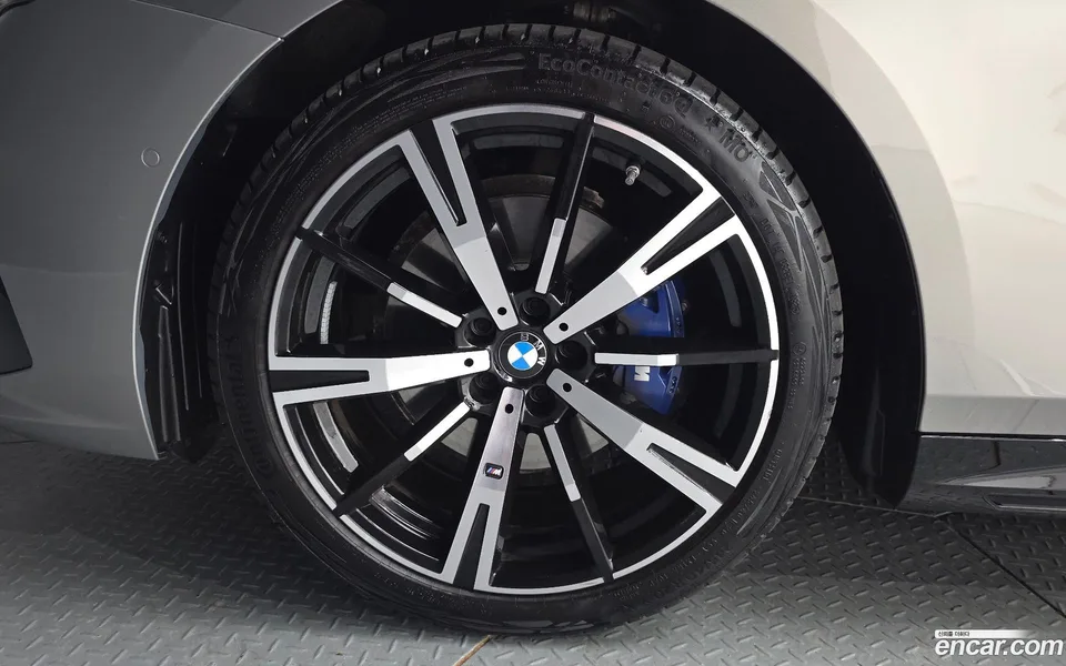 BMW 5 Series 530i xDrive M 2025 — миниатюра 5