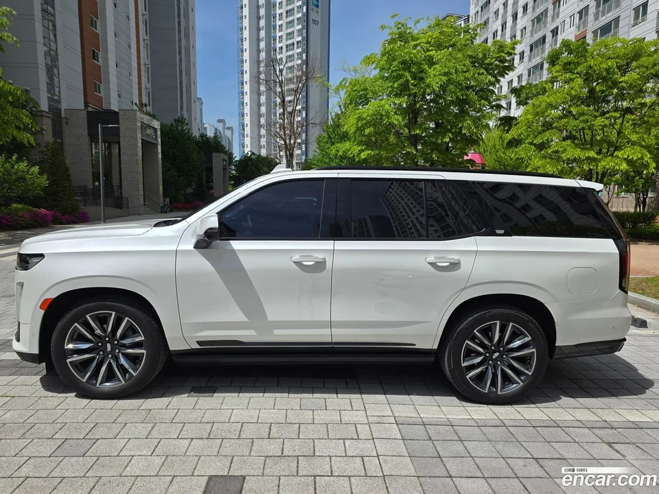 Cadillac Escalade 6.2 2023 — миниатюра 3